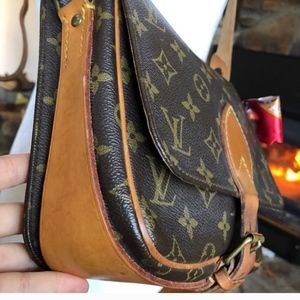 100% authentic Louis Vuitton Cartouchiere MM